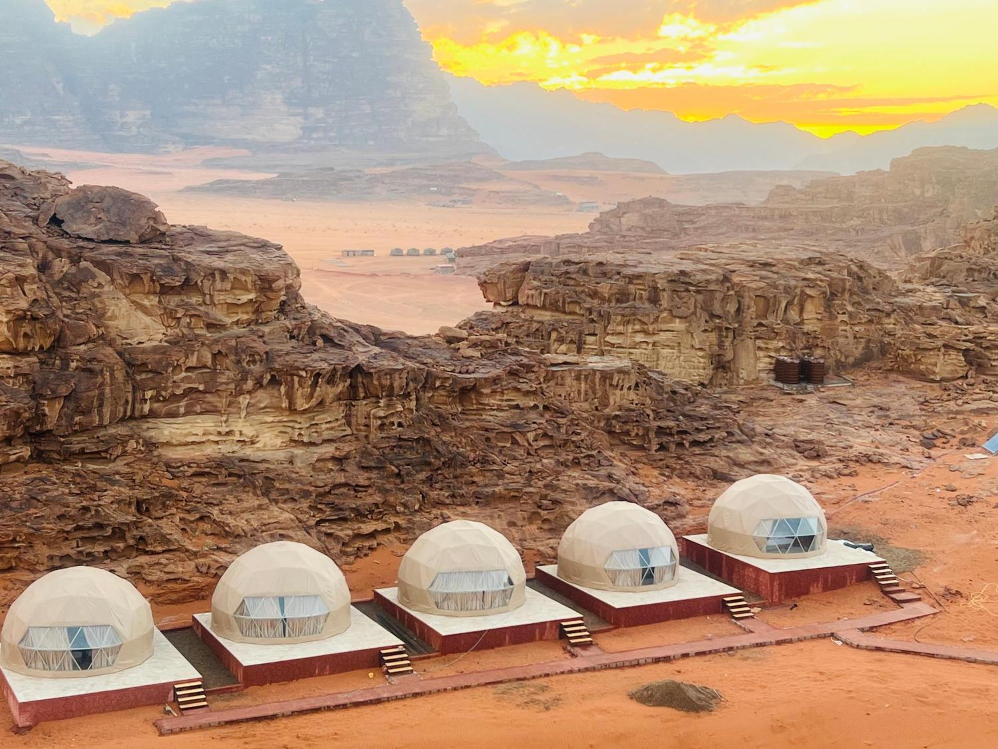 Hotel Maraheb Luxury Camp à Wadi Rum Extérieur photo
