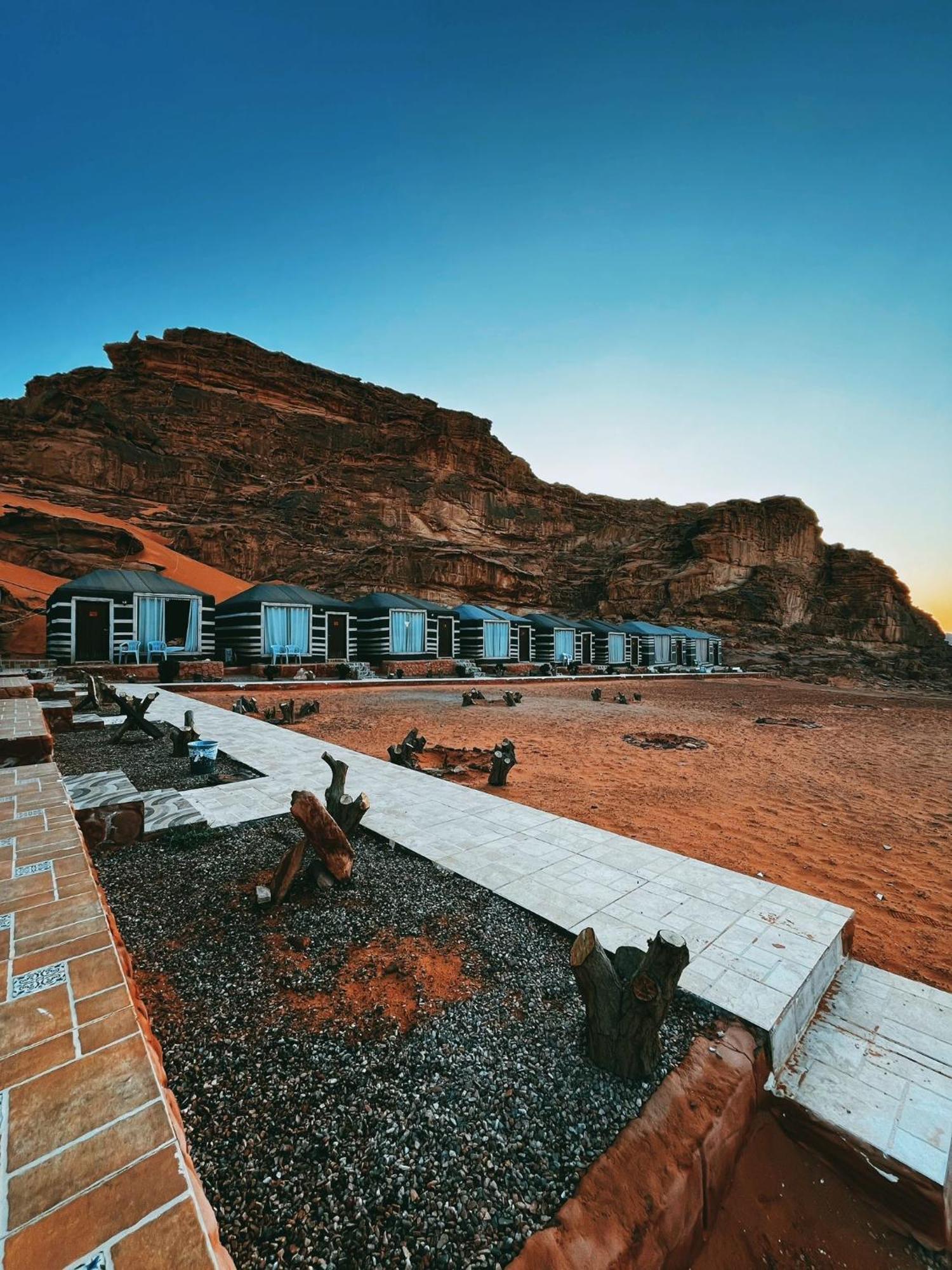 Hotel Maraheb Luxury Camp à Wadi Rum Extérieur photo